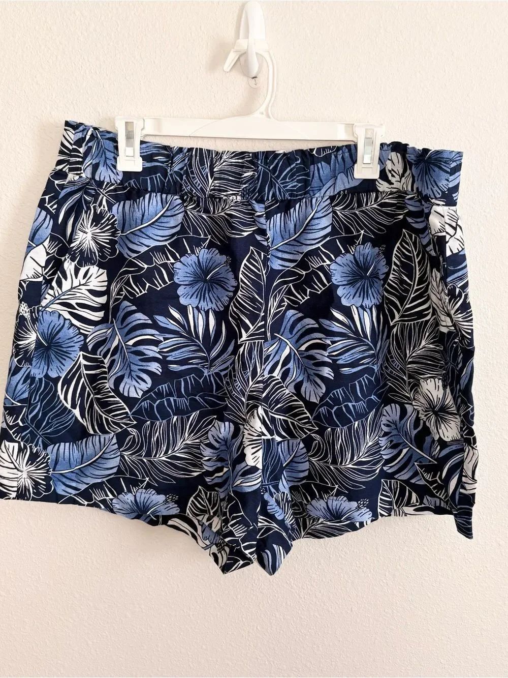 Talbots Womens Nantucket Pull On Linen Blend Shorts Blue Tropical Size XL Beach